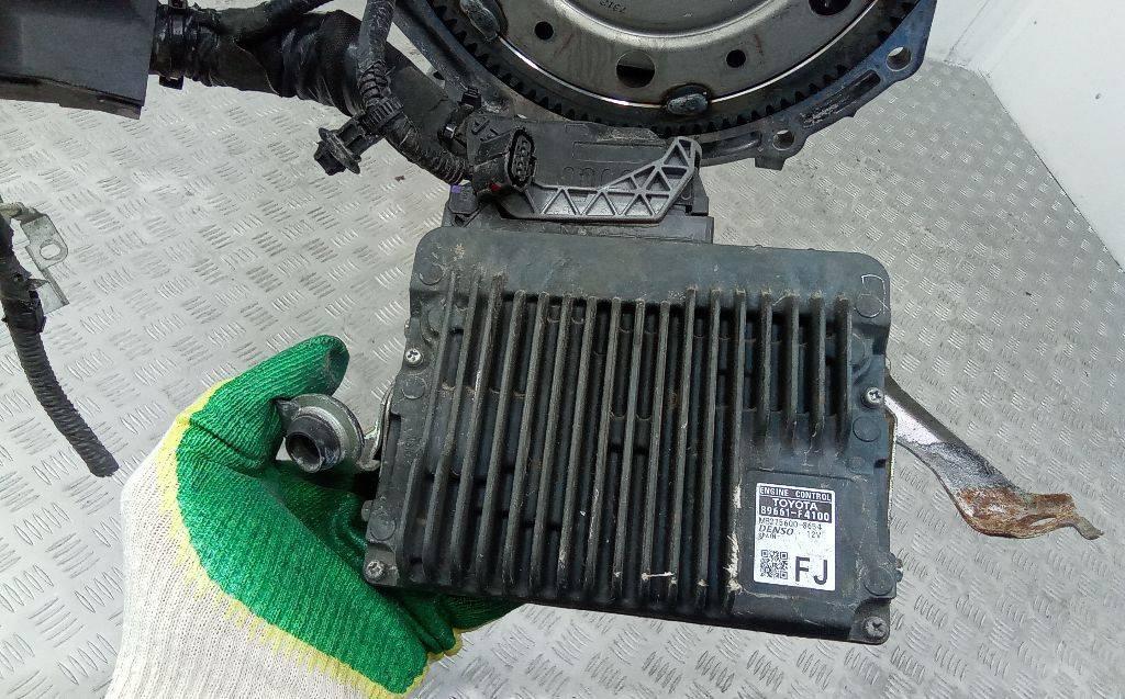 блок управления двигателем Toyota C-HR 1 поколение 2017, 1.2 л., бензин, АКПП, 89661-F4100 - фото №1