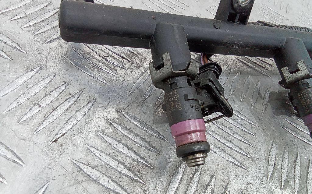 форсунка Renault Megane 3 поколение 2008, 1.6 л., бензин, МКПП, ITGM60, H132259 - фото №1