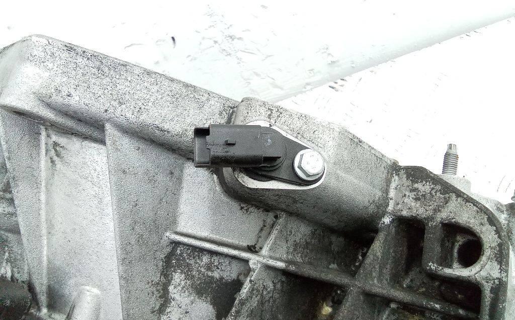 датчик коленвала Renault Megane 3 поколение 2010, 1.5 л., дизель, МКПП - фото №1