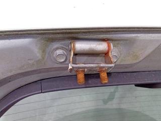 петля крышки багажника Toyota Auris 1 поколение 2007