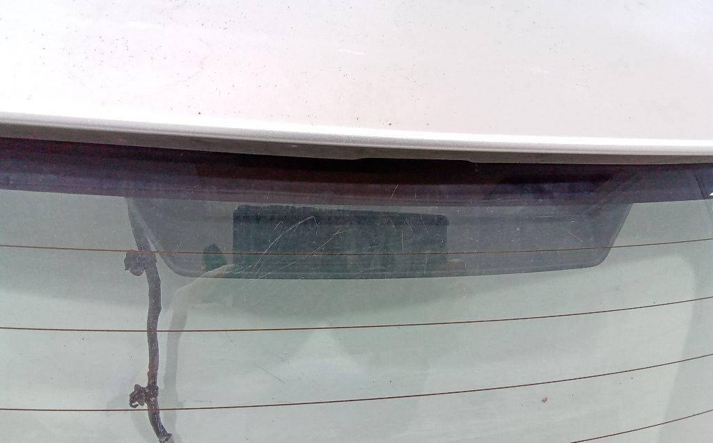 дополнительный стоп-сигнал Toyota Auris 1 поколение 2007 - фото №1