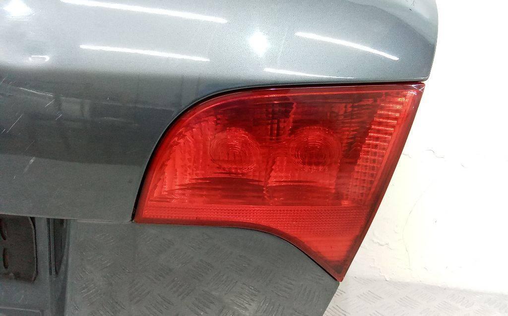 фонарь крышки багажника правый Audi A4 B7 2006, универсал - фото №1