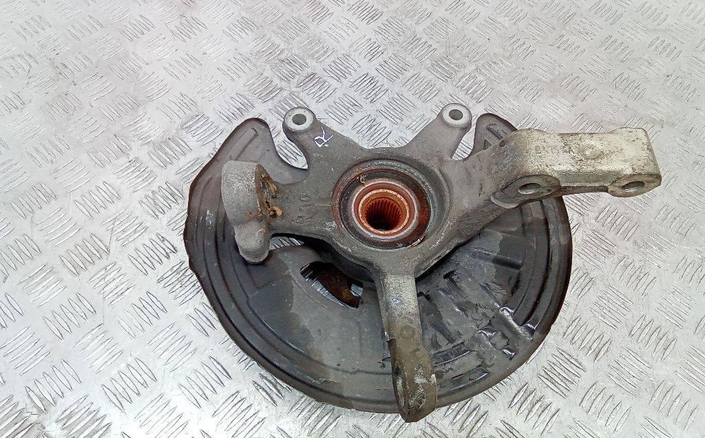 кулак поворотный правый Mercedes-Benz A-Класс W176 2013, 2.0 л., бензин, АКПП - фото №1