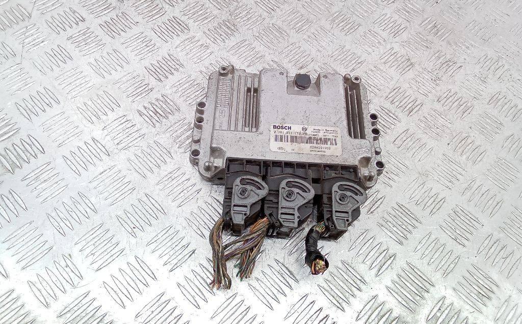 блок управления двигателем Renault Megane 2 поколение 2005, 1.9 л., дизель, МКПП, 8200391966 - фото №1