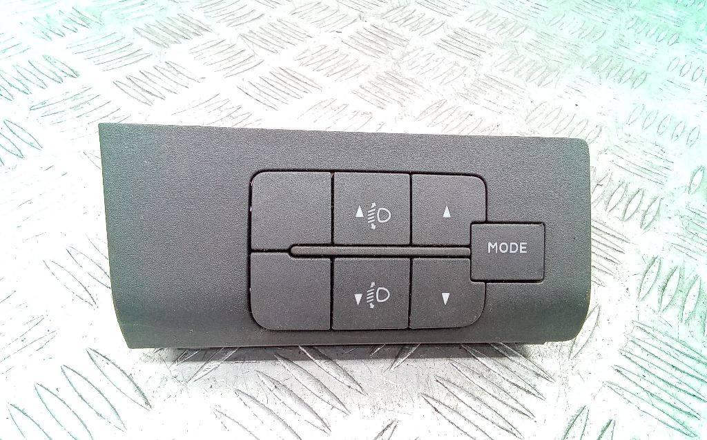 кнопка (выключатель) Citroen Jumper 2 поколение 2008, 735431955 - фото №1