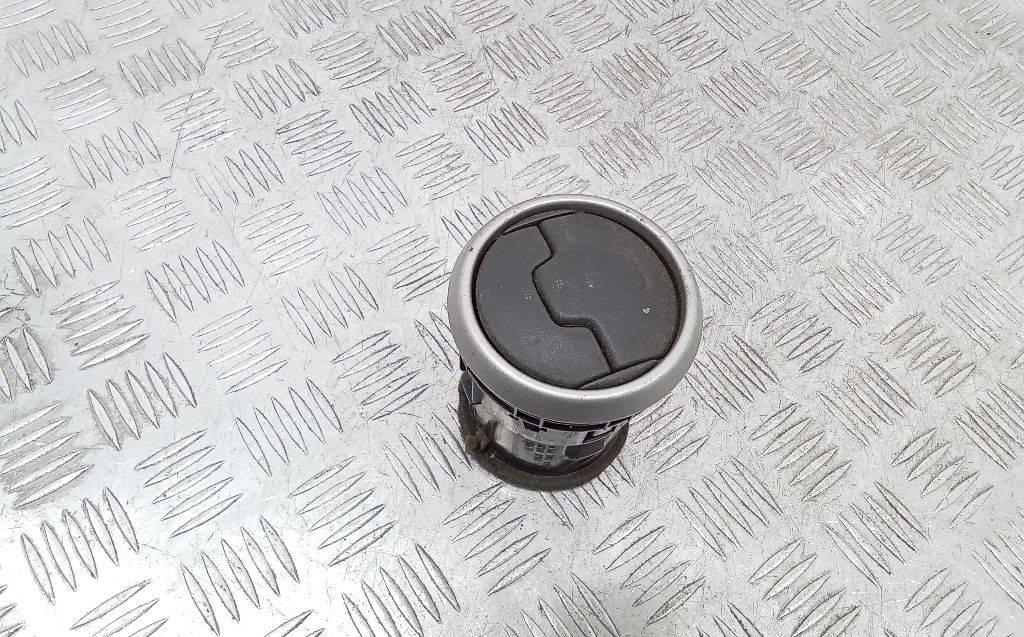 дефлектор обдува салона Nissan Qashqai 1 поколение 2008, 68760JD10A - фото №1