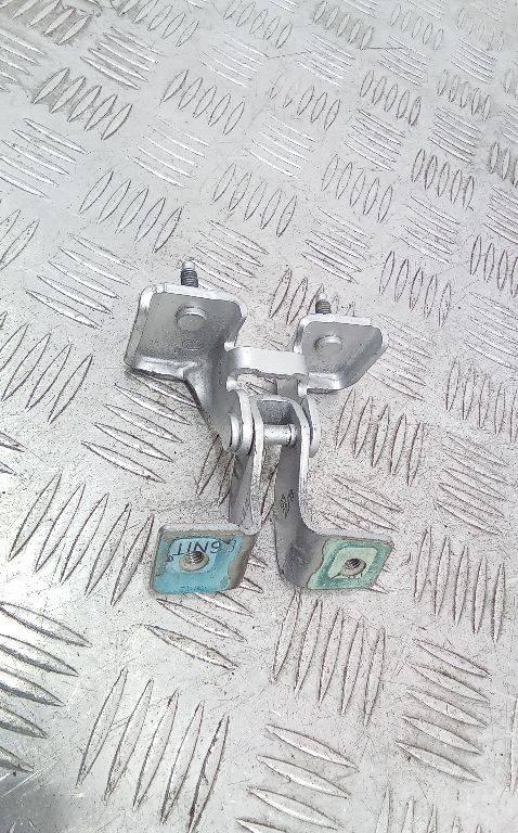 петля крышки багажника Mercedes-Benz A-Класс W177/V177 2018, A1777403600 - фото №1