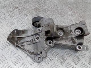 кронштейн генератора Renault Megane 2 поколение 2005, 1.6 л., бензин, МКПП, 8200327134
