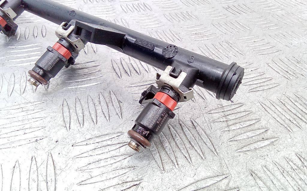 форсунка Renault Duster 2 поколение 2022, 2.0 л., бензин, МКПП, 166007733R - фото №1