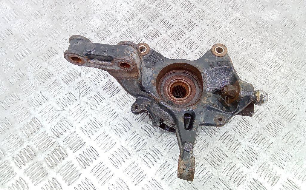 кулак поворотный левый Renault Megane 3 поколение 2011, 1.5 л., дизель, купе - фото №1