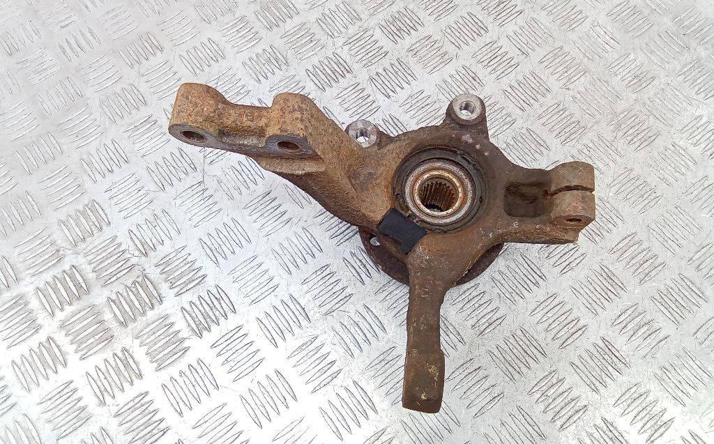 кулак поворотный левый Renault Sandero 1 поколение 2009, 1.5 л., дизель - фото №1