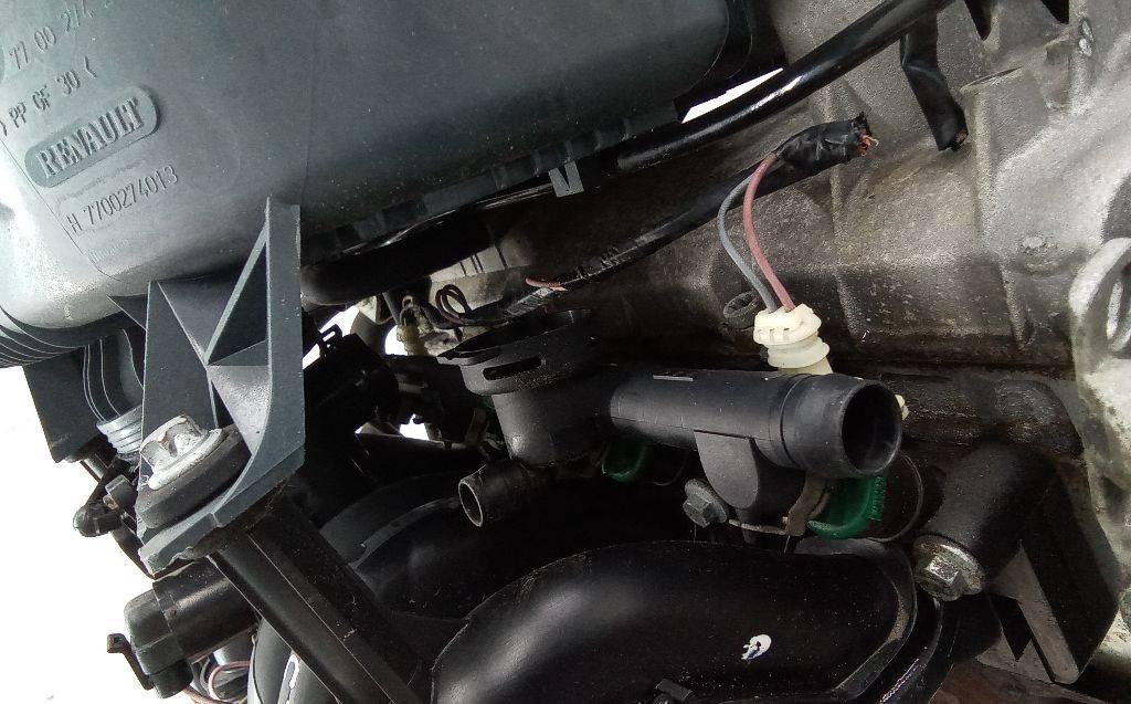 топливная рампа Renault Clio 2 поколение 1999, 1.4 л., бензин, МКПП, 770027429A - фото №1