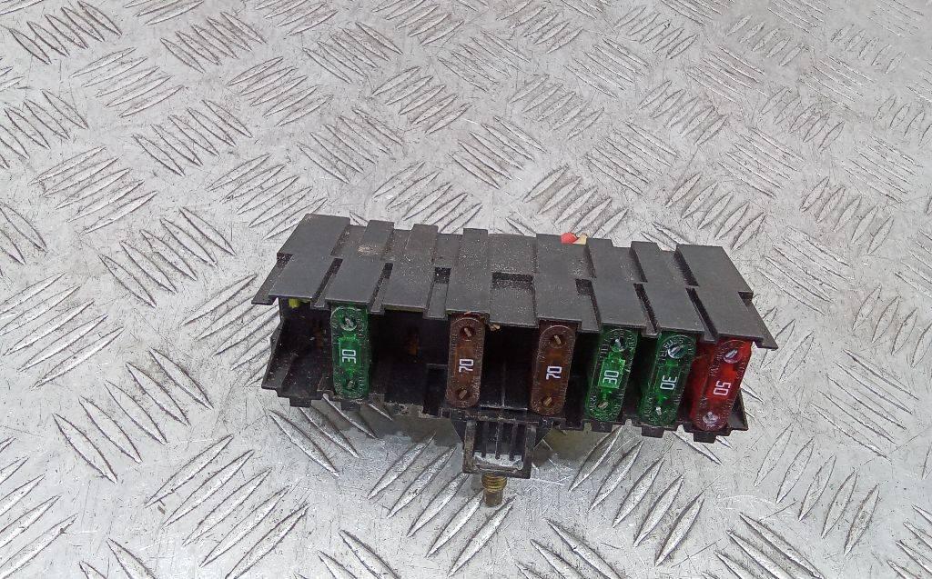 блок предохранителей Citroen C4 1 поколение 2004, 1.6 л., бензин, АКПП, 9636079380 - фото №1