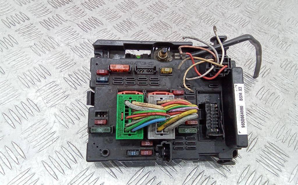 блок предохранителей Peugeot Partner 1 поколение (M49) 2003, 9650664080 - фото №1