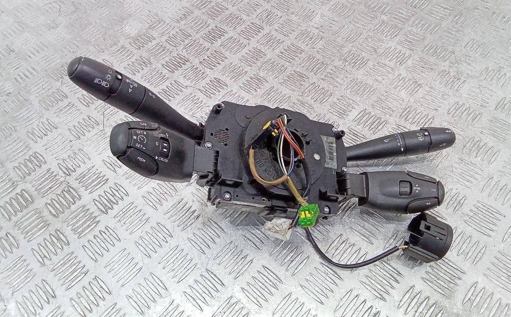 переключатель подрулевой (стрекоза) Peugeot 207 1 поколение 2007, 96630724XT - фото №1