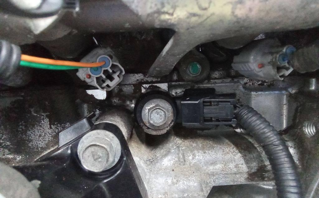 датчик детонации Nissan Note E12 2014, 1.2 л., бензин, МКПП - фото №1