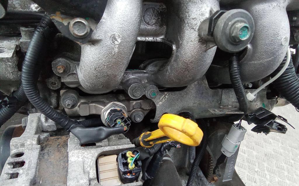 топливная рампа Nissan Note E12 2014, 1.2 л., бензин, МКПП - фото №1