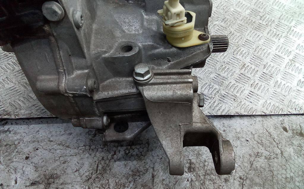 кронштейн КПП Renault Clio 2 поколение 1999, 1.6 л., бензин, АКПП - фото №1