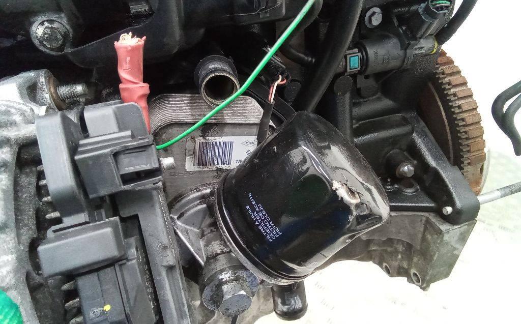 теплообменник масляного фильтра Renault Clio 4 поколение 2012, 1.5 л., дизель, МКПП, 779744 - фото №1