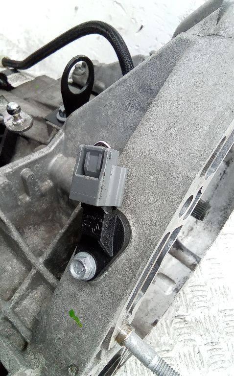 датчик коленвала Renault Clio 4 поколение 2012, 1.5 л., дизель, МКПП - фото №1