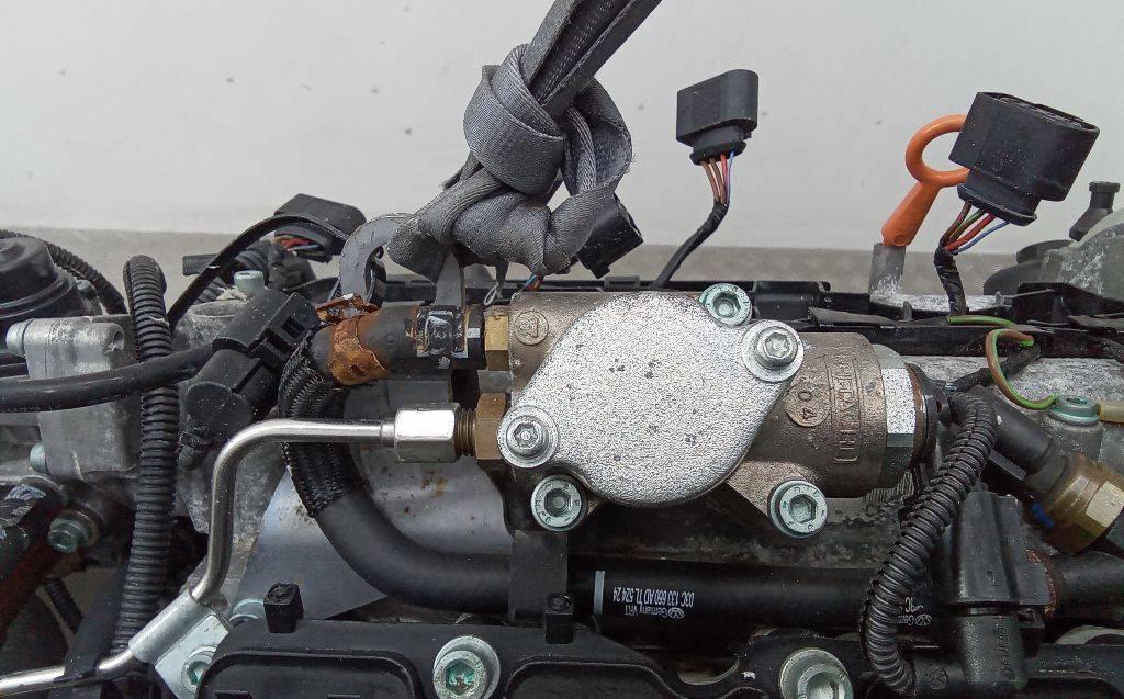 ТНВД Volkswagen Golf 6 поколение 2008, 1.6 л., FSI, бензин, МКПП, 03C127025 - фото №1