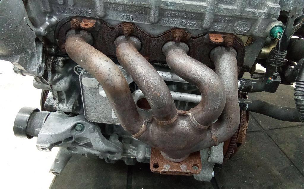 коллектор выпускной Volkswagen Golf 6 поколение 2008, 1.6 л., бензин, МКПП - фото №1