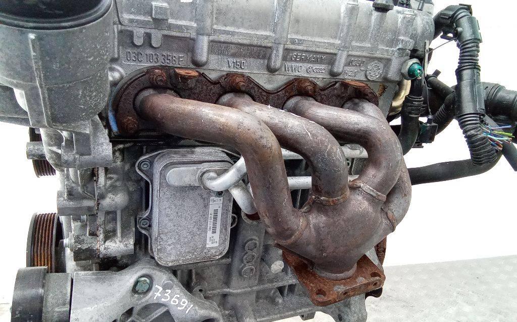 теплообменник масляного фильтра Volkswagen Golf 6 поколение 2008, 1.6 л., бензин, МКПП, 03C117021E - фото №1