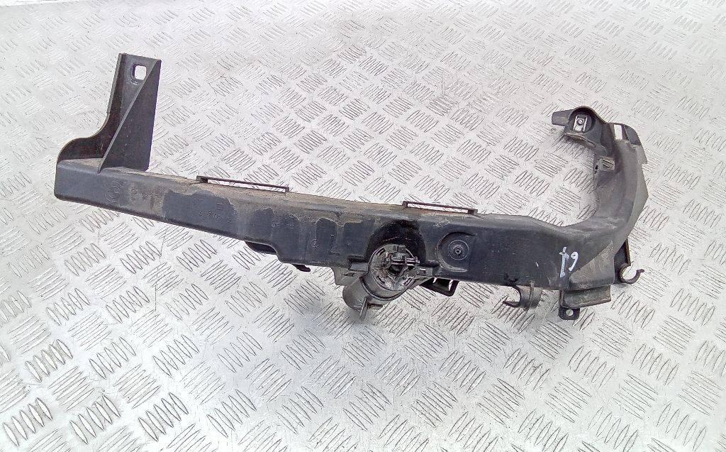 крепление фары левой BMW 3 серия E90/E91/E92/E93 2007, 51647116707 - фото №1