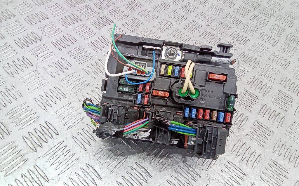 блок предохранителей Citroen C3 3 поколение 2016, 9667199680 - фото №1