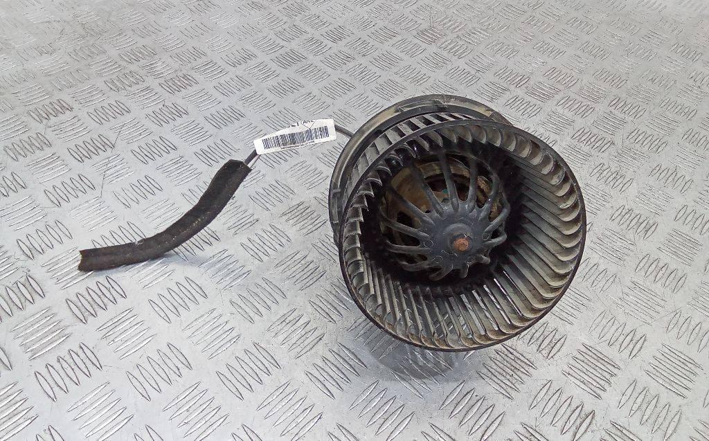 моторчик печки Dacia Duster 1 поколение 2012, 1.5 л., дизель, N106609Z - фото №1