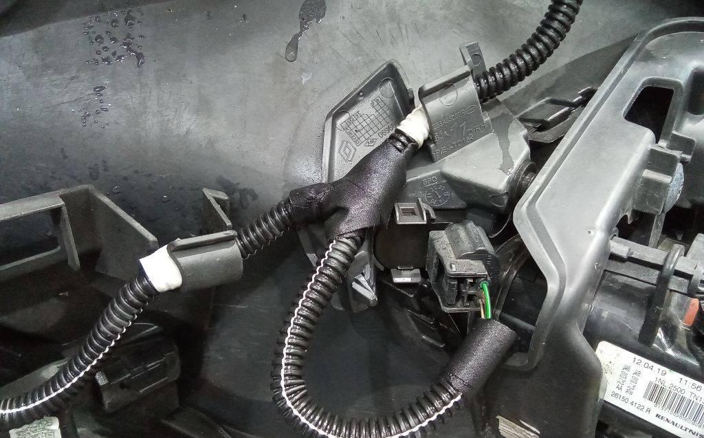 парктроник передний Renault Clio 5 поколение 2019 - фото №1