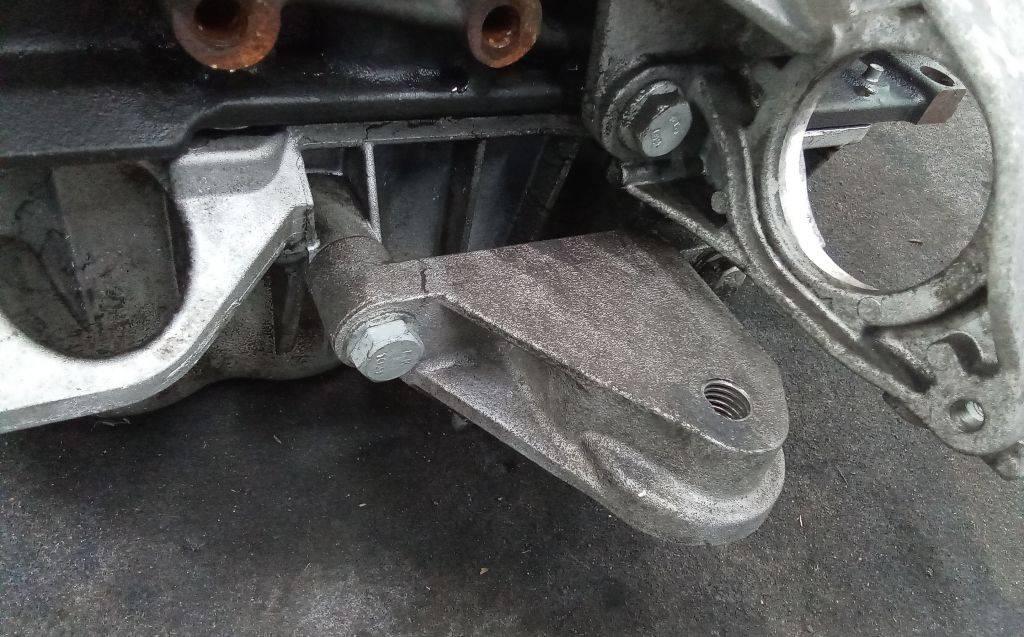 кронштейн двигателя Renault Megane 2 поколение 2005, 1.9 л., дизель, МКПП - фото №1