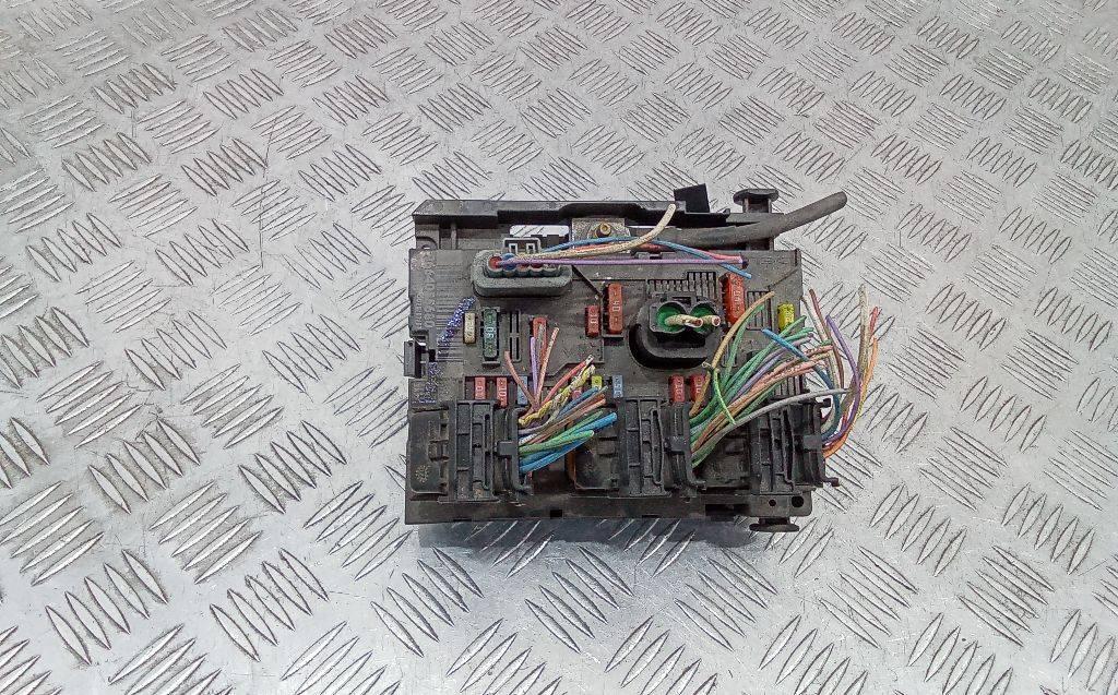 блок предохранителей Citroen C4 Picasso 1 поколение 2007, 9664055680 - фото №1