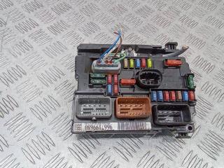 блок предохранителей Citroen C3 2 поколение 2010, 9667199680