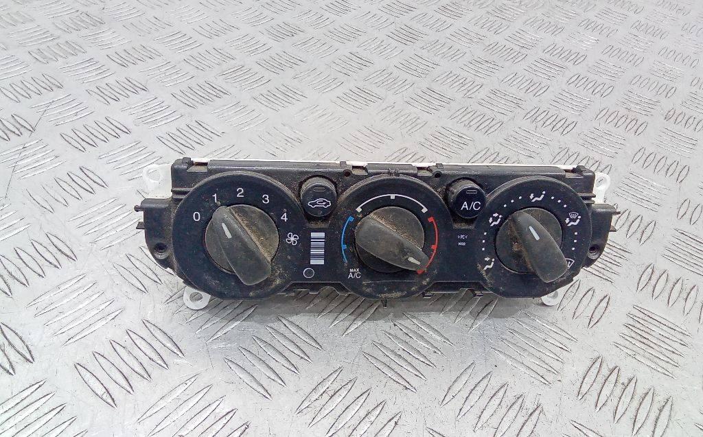 блок управления печки / климат-контроля Ford Focus 3 поколение 2012, BM5T-19980-BD - фото №1