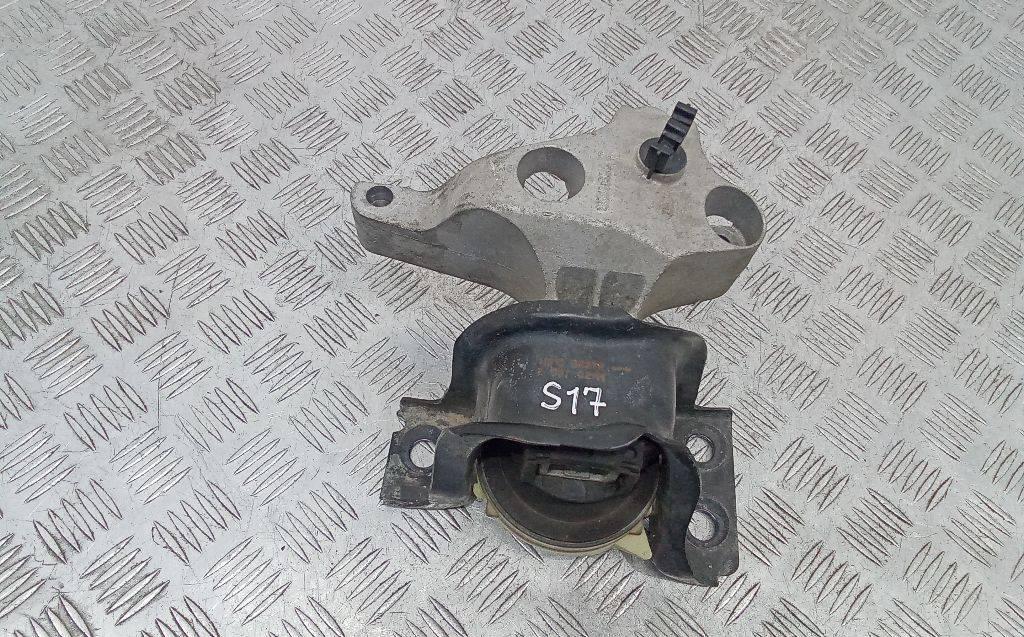 подушка крепления двигателя Dacia Duster 1 поколение 2012, 112849221R - фото №1