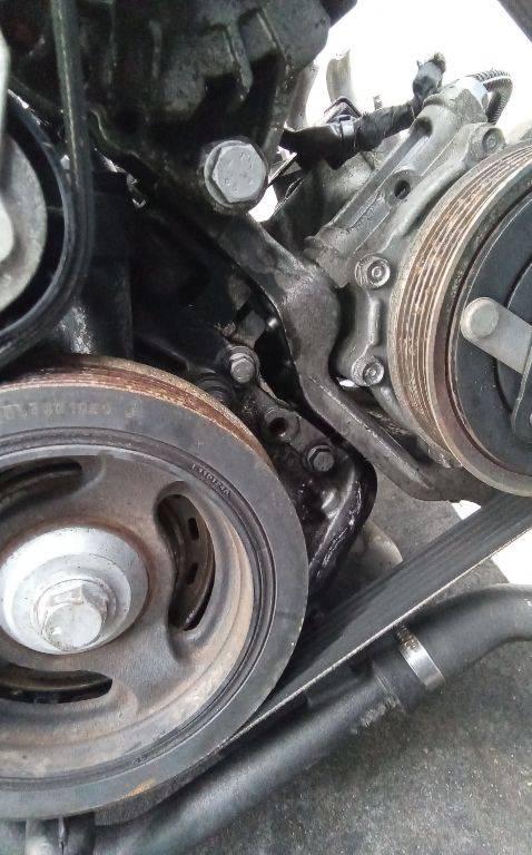 кронштейн компрессора кондиционера Citroen C4 Picasso 1 поколение 2009, 1.6 л., дизель, МКПП - фото №1