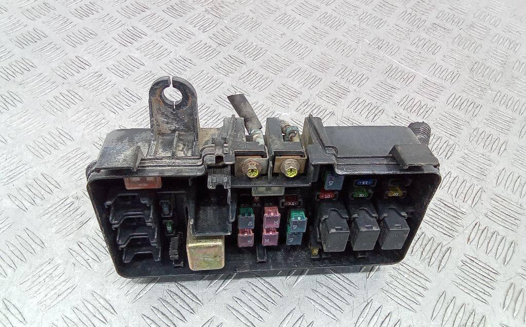 блок реле Rover 600 Series 1 поколение 1998, 2.0 л., дизель, МКПП - фото №1