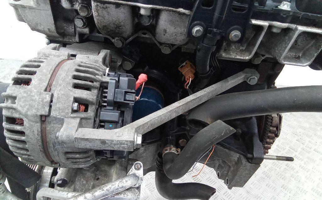 кронштейн генератора Renault Clio 3 поколение 2006, 1.4 л., бензин, МКПП, 8200385883 - фото №1