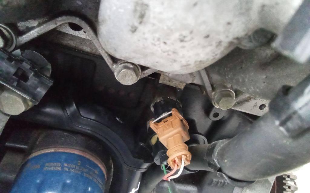 датчик детонации Renault Clio 3 поколение 2006, 1.4 л., бензин, МКПП - фото №1