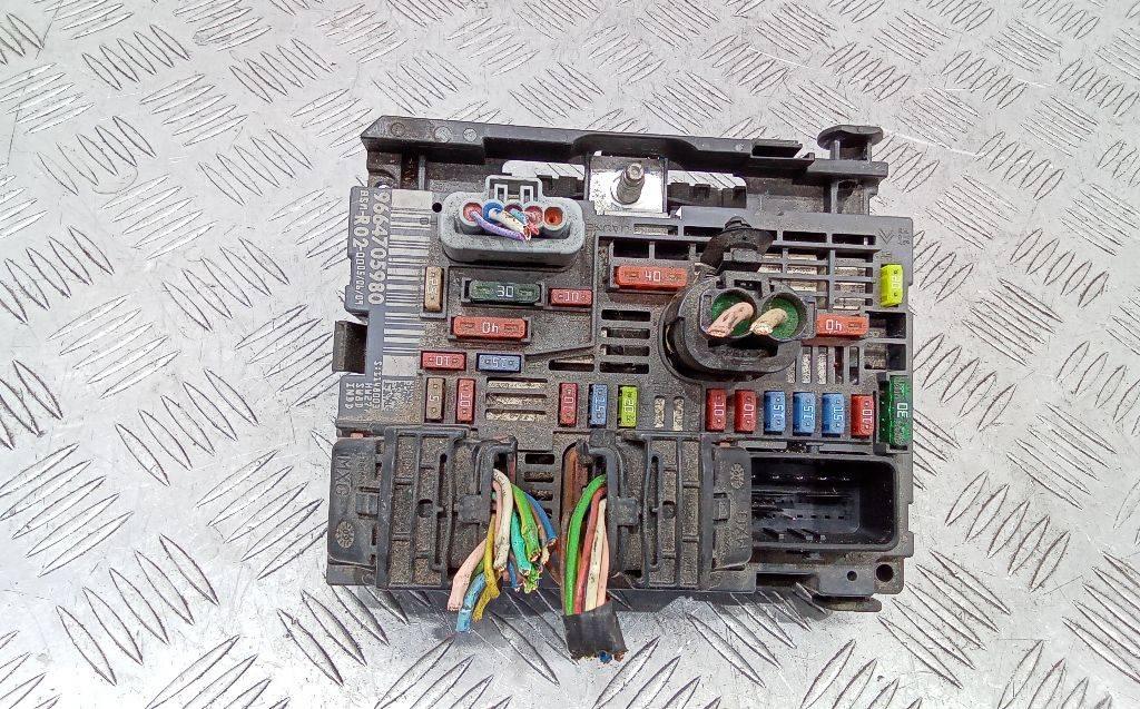 блок предохранителей Citroen C5 2 поколение 2009, 9664705980 - фото №1