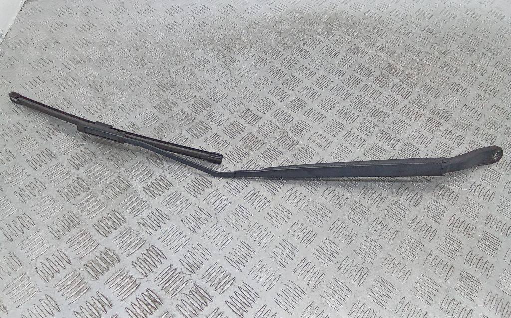 щеткодержатель (поводок стеклоочистителя, дворник) Renault Megane 3 поколение 2011, 288860005R - фото №1