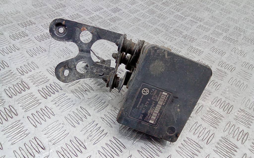 блок ABS Volkswagen Golf 5 поколение 2005, 1.9 л., дизель, 1K0907379 - фото №1