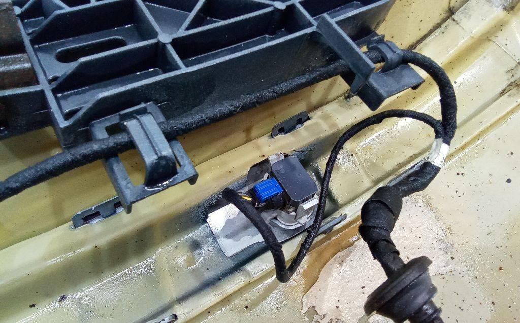 парктроник задний Mercedes-Benz E-Класс W211/S211 2002 - фото №1