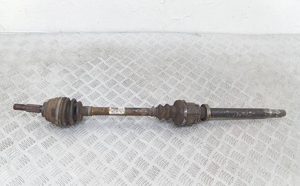 полуось передняя правая (приводной вал, ШРУС) Renault Megane 2 поколение 2004, дизель - фото №1