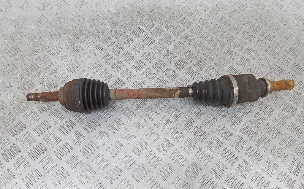 полуось передняя левая (приводной вал, ШРУС) Renault Clio 3 поколение 2008, 1.5 л., дизель, 8200499585 - фото №1