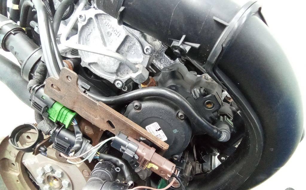 насос вакуумный Citroen C5 2 поколение 2008, 2.0 л., дизель, АКПП, 9656391680 - фото №1