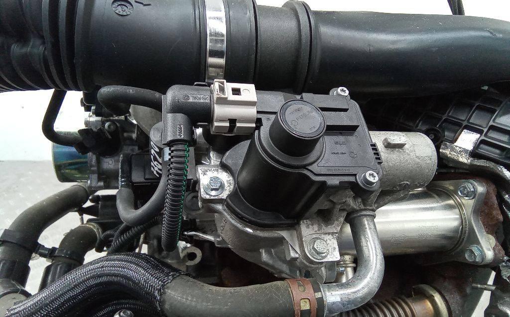 клапан EGR Renault Clio 4 поколение 2015, 1.5 л., дизель, МКПП, 8200836385 - фото №1