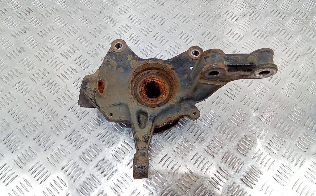 кулак поворотный правый Renault Megane 3 поколение 2011, 1.5 л., дизель - фото №1