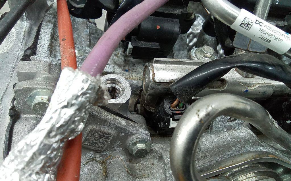 форсунка Renault Captur 2 поколение 2020, 1.3 л., бензин, 166005550R - фото №1